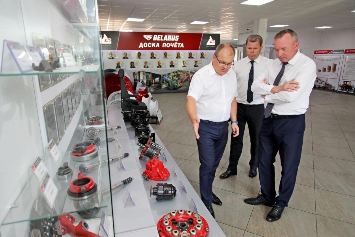 ОАО "БЗ ТДиА" посетил Помощник Президента инспектор по Могилевской области Леонид Мартынюк