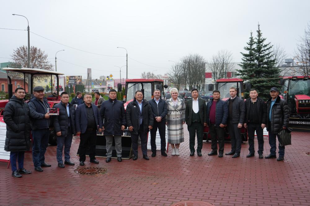 Делегация из монгольского аймака Булган посетила Бобруйский завод тракторных деталей и агрегатов