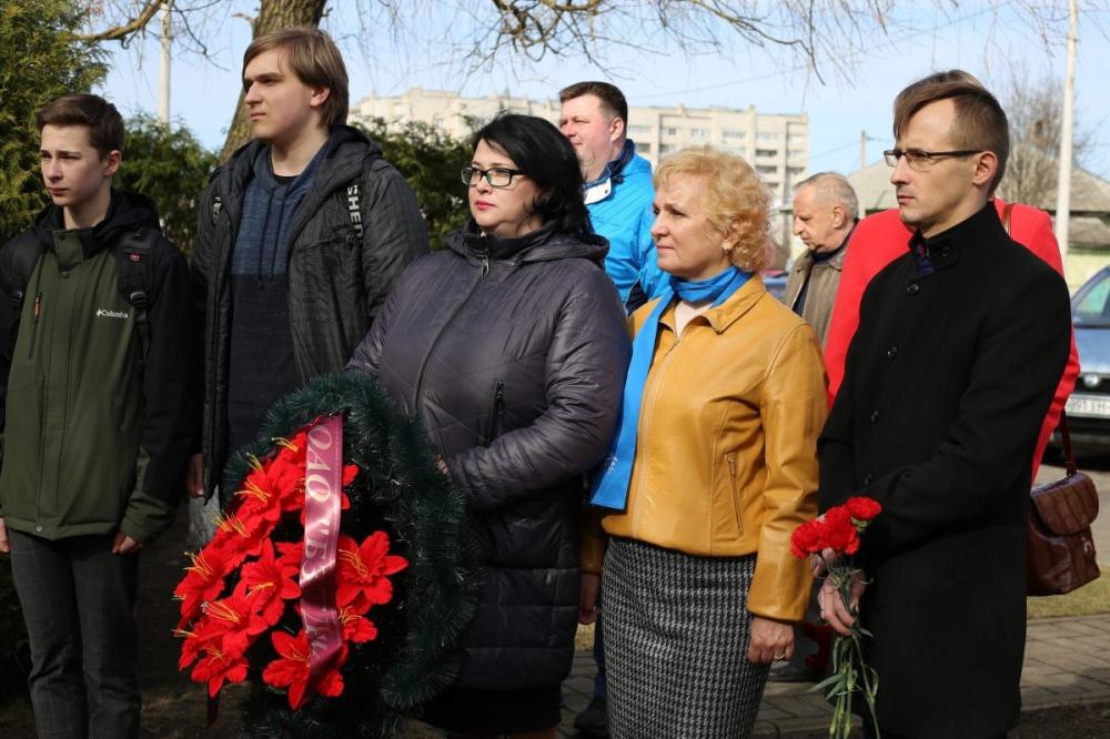Возложение к мемориальному знаку «Узникам Бобруйского гетто»