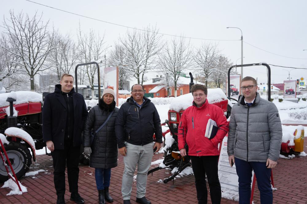 Делегация с Мадагаскара