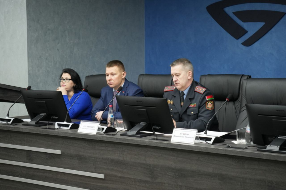 По противодействию экстремизму и мошенничеству в социальных сетях