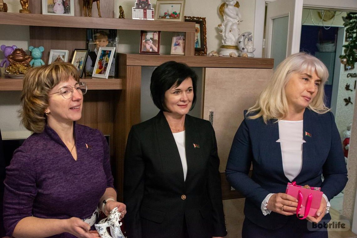 С наступающим Новым годом! Поздравления для семьи Парфеновых из Бобруйска